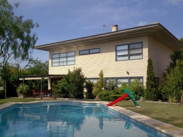 Casa o chalet 5 Habitaciones en Lloma Bada