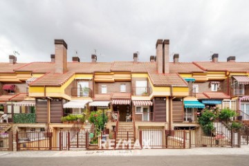 Casa o chalet 4 Habitaciones en Polígono Ind. la Mora