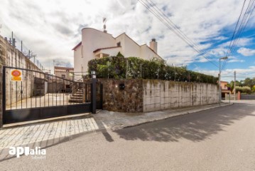 House 4 Bedrooms in Can Canyameres i Pedrasanta