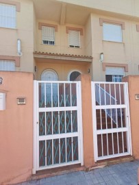 House 4 Bedrooms in El Perellonet