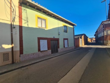 House 4 Bedrooms in Toral de los Guzmanes