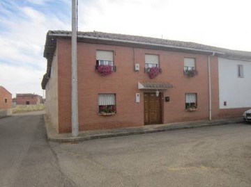 House 5 Bedrooms in Zalamillas