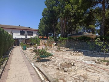 House 4 Bedrooms in La Muela