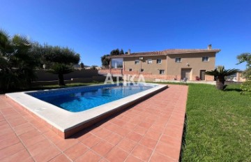 House 7 Bedrooms in El Pilar - Santa Ana