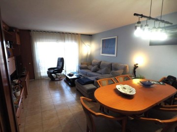 Apartment 4 Bedrooms in Ponent