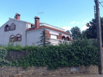 House 6 Bedrooms in El Serrat de Castellnou