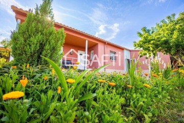 House 3 Bedrooms in Bescanó