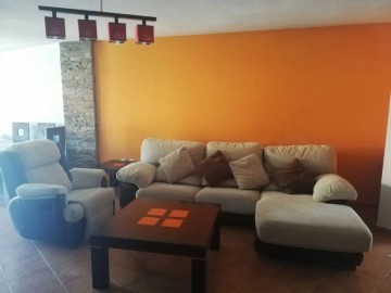 Piso 3 Habitaciones en Hormigales y Casablanca