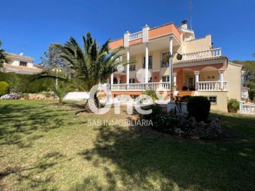 House 4 Bedrooms in Motealegre