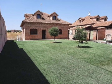 House 3 Bedrooms in Miragredos