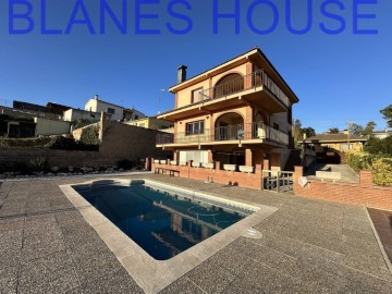 House 4 Bedrooms in Fogars de la Selva