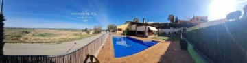 House 4 Bedrooms in Bellcaire d'Empordà