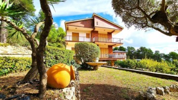 Casa o chalet 5 Habitaciones en Corbera de Llobregat