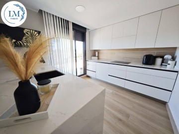 Piso 4 Habitaciones en Les Casernes - Sant Jordi