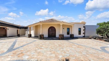 Casa o chalet 6 Habitaciones en Santa Oliva