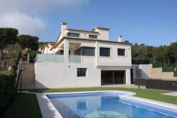 House 6 Bedrooms in Torre Valentina-Mas Vilar de La Mutxada-Treumal