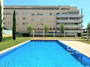 Apartment 3 Bedrooms in Barri Vell