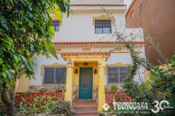 House 4 Bedrooms in Singuerlín