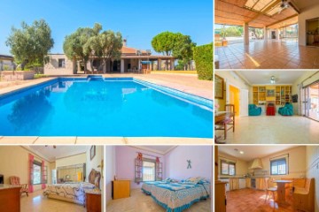 House 5 Bedrooms in La Rinconada