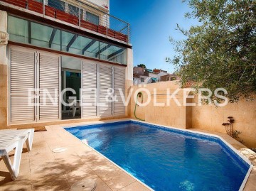 House 5 Bedrooms in Colera