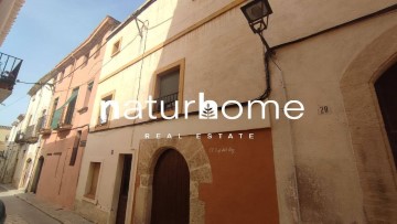 House 9 Bedrooms in Torredembarra Centre