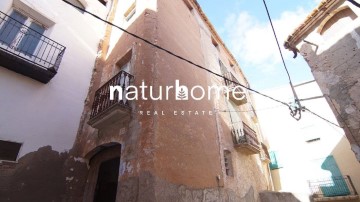 House 6 Bedrooms in Rasquera