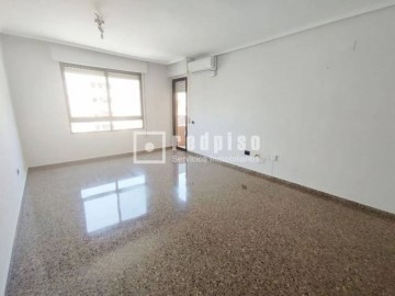 Apartamento 3 Quartos em Parque Sensal