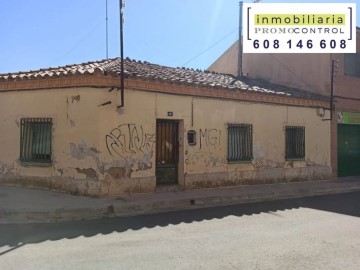 House 4 Bedrooms in Villanueva de Gállego