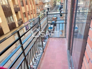 Apartment 4 Bedrooms in Salamanca Centro