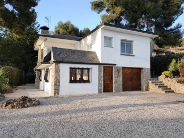 House 5 Bedrooms in Bigues