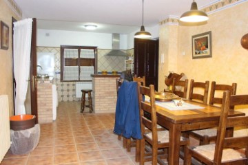 Apartment 5 Bedrooms in Alfaro