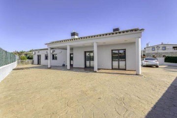 House 4 Bedrooms in Cistella