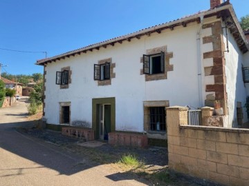 House 4 Bedrooms in Lastrilla