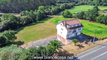 Casa o chalet 7 Habitaciones en Bertoa (Santa María)