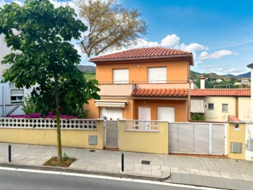 House 3 Bedrooms in Residencial-Cami d'Alella