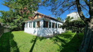 House 6 Bedrooms in Suances