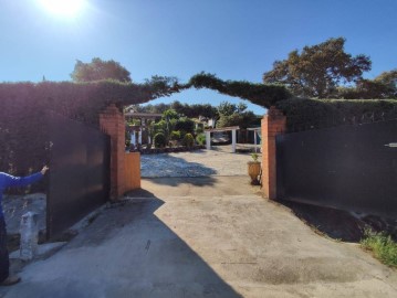 Apartment 4 Bedrooms in Palazuelo-Empalme