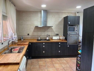 House 5 Bedrooms in Llagostera