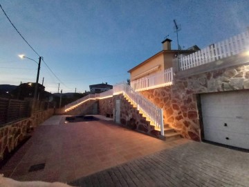 House 4 Bedrooms in Mirador del Montseny