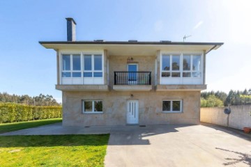 Casa o chalet 5 Habitaciones en Ordes (Santa María)