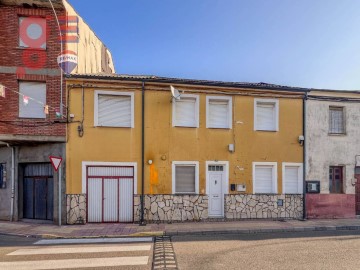 Maison 5 Chambres à Bembibre