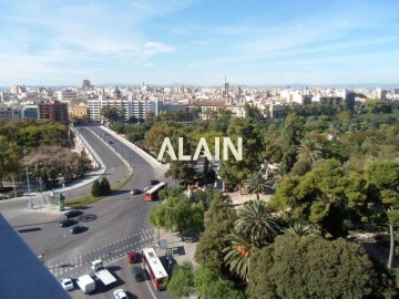 Piso 5 Habitaciones en Ciutat Vella