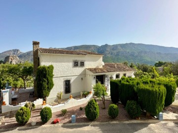 House 4 Bedrooms in el Castell de Guadalest