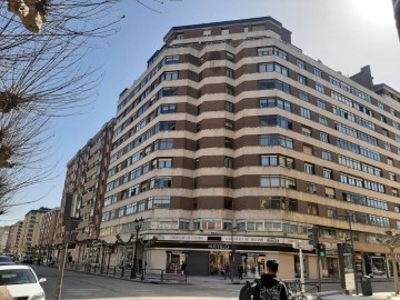 Apartamento 4 Quartos em Burgos Centro