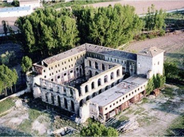 Edificio en Hita