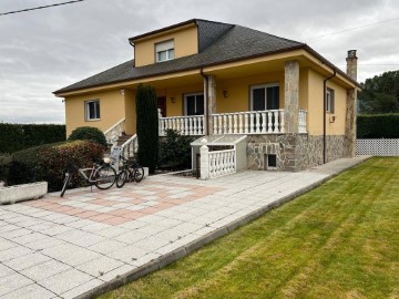 House 5 Bedrooms in Congosto