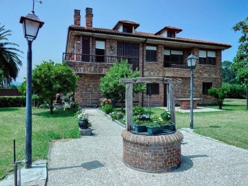 Casa o chalet 4 Habitaciones en Laredo Centro