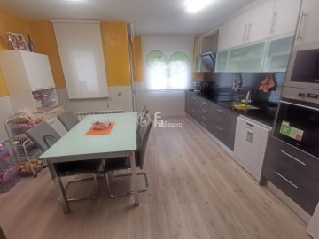 House 4 Bedrooms in Albatàrrec