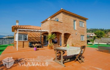 House 4 Bedrooms in Urbanizacion Els Saulons-Finca Ribo