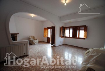 House 3 Bedrooms in Barx